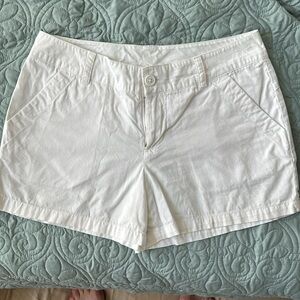 Women’s 4-pocket Columbia cotton shorts Size 8.  White